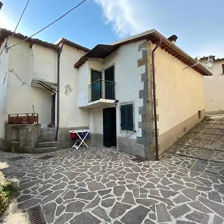 La Casetta Nel Borgo -cerageto- * Cerageto